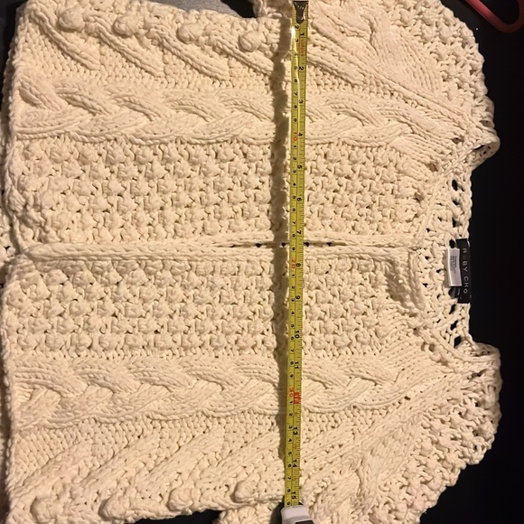 Ruby Cho cream cardigan - Picture 4 of 4